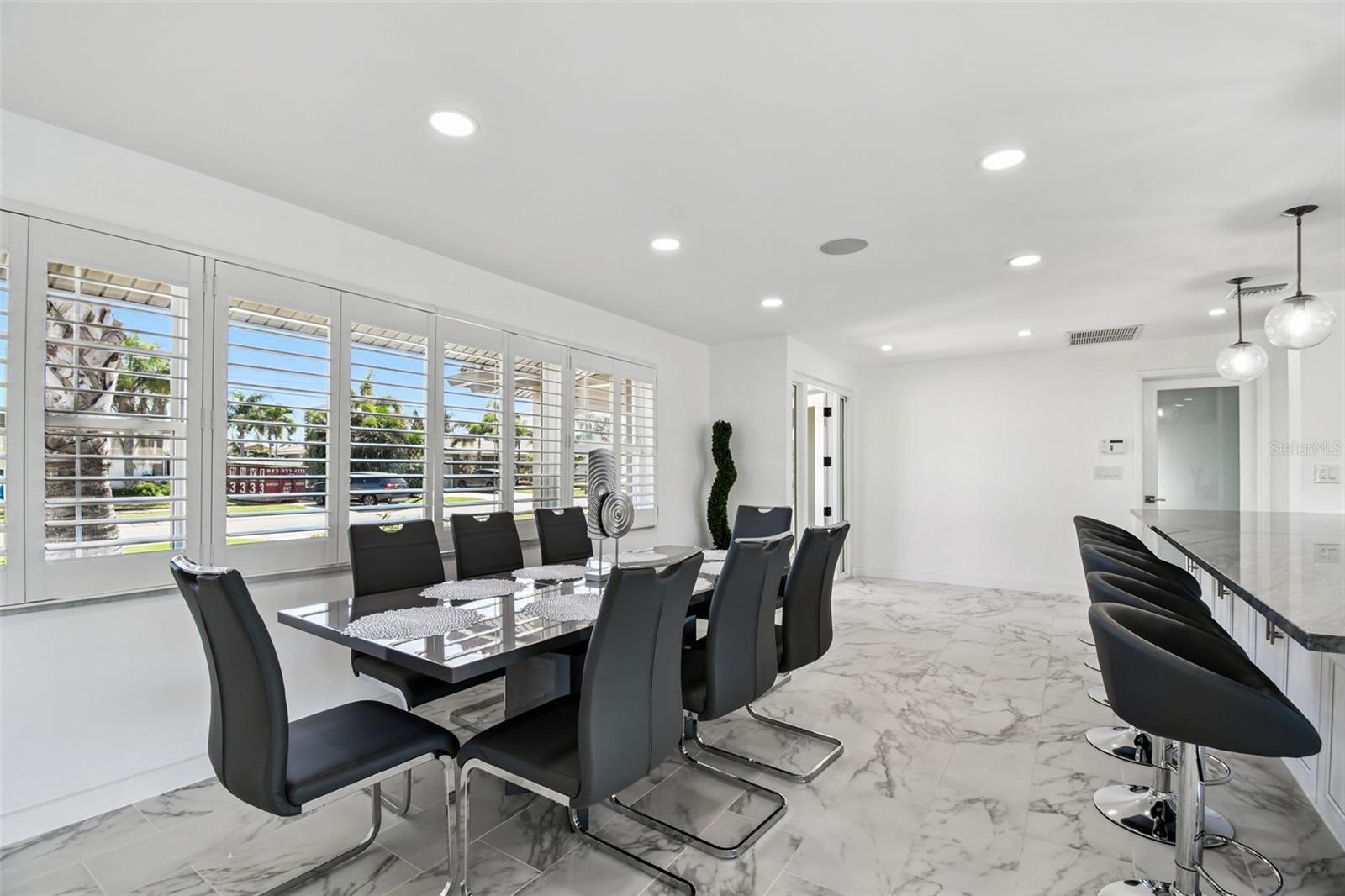 Image 9 of 82 For 340 Palm Island Ne