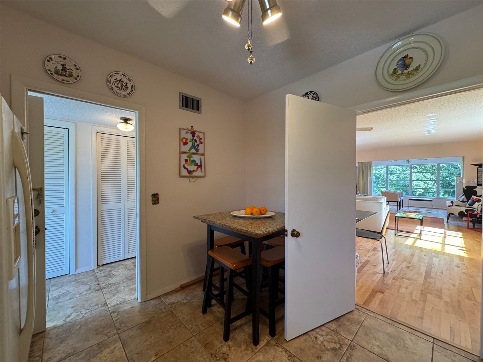 Image 20 of 67 For 2440 World Parkway Boulevard 60