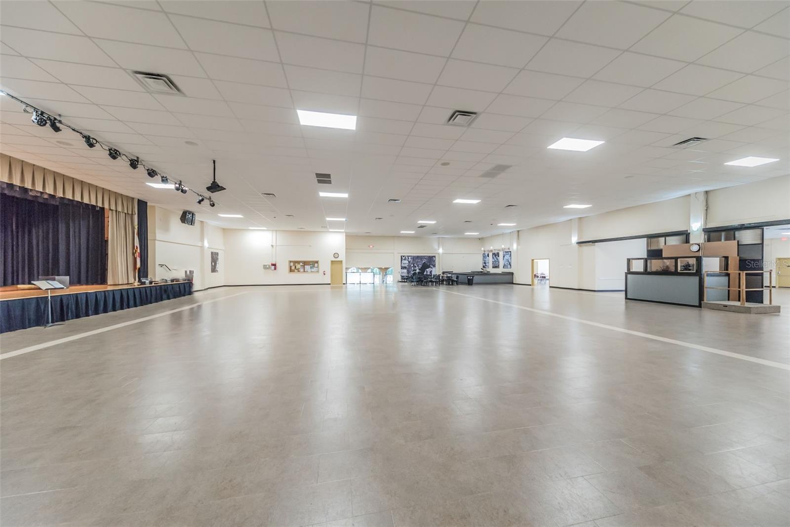 Image 37 of 67 For 2440 World Parkway Boulevard 60