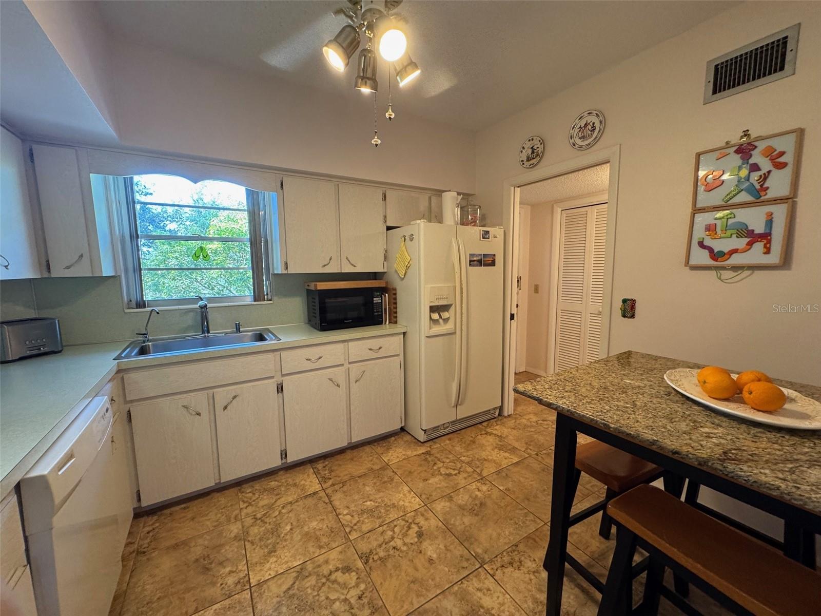 Image 6 of 67 For 2440 World Parkway Boulevard 60
