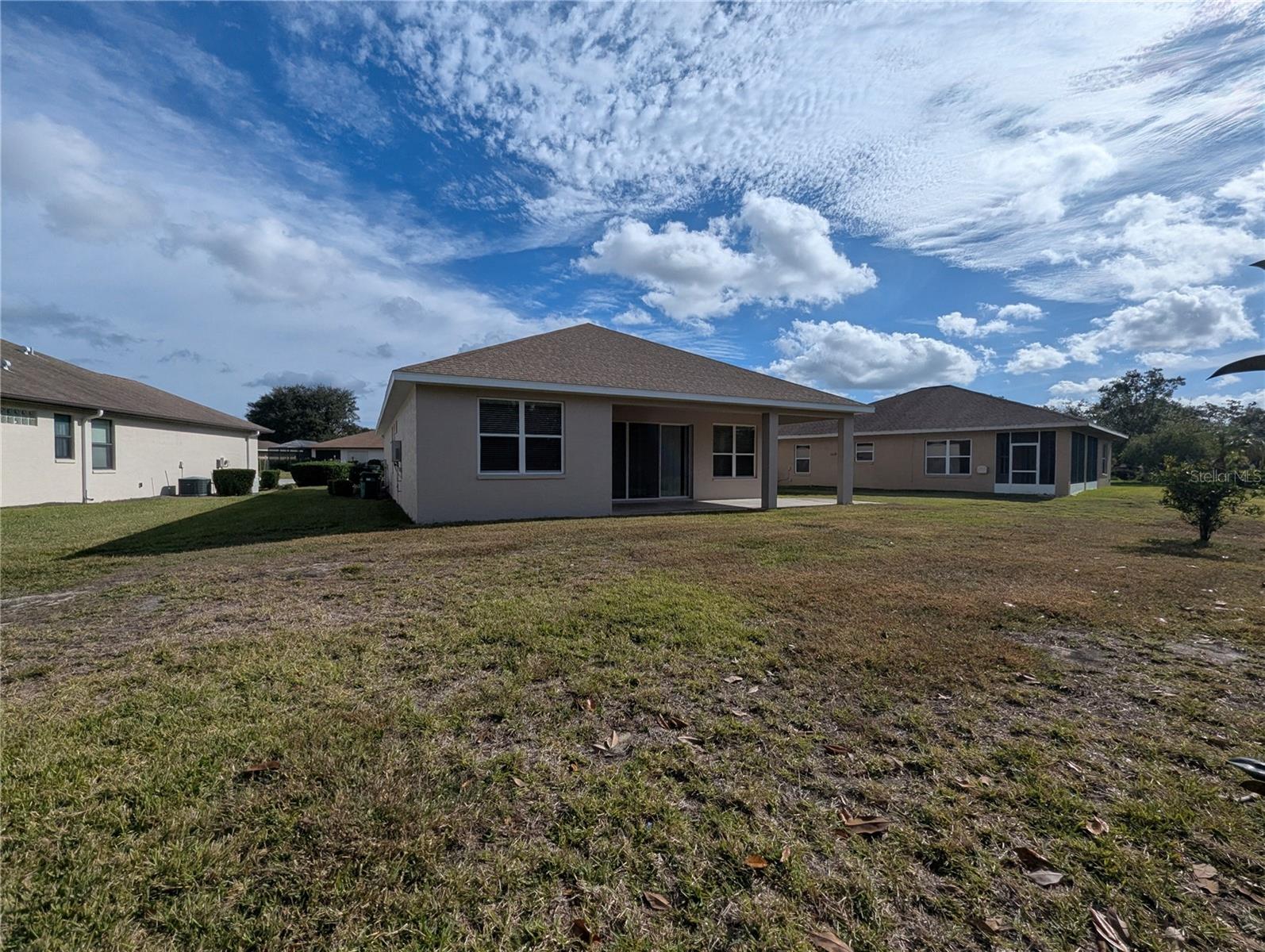 Listing photo id 23 for 1882 Angelica Loop