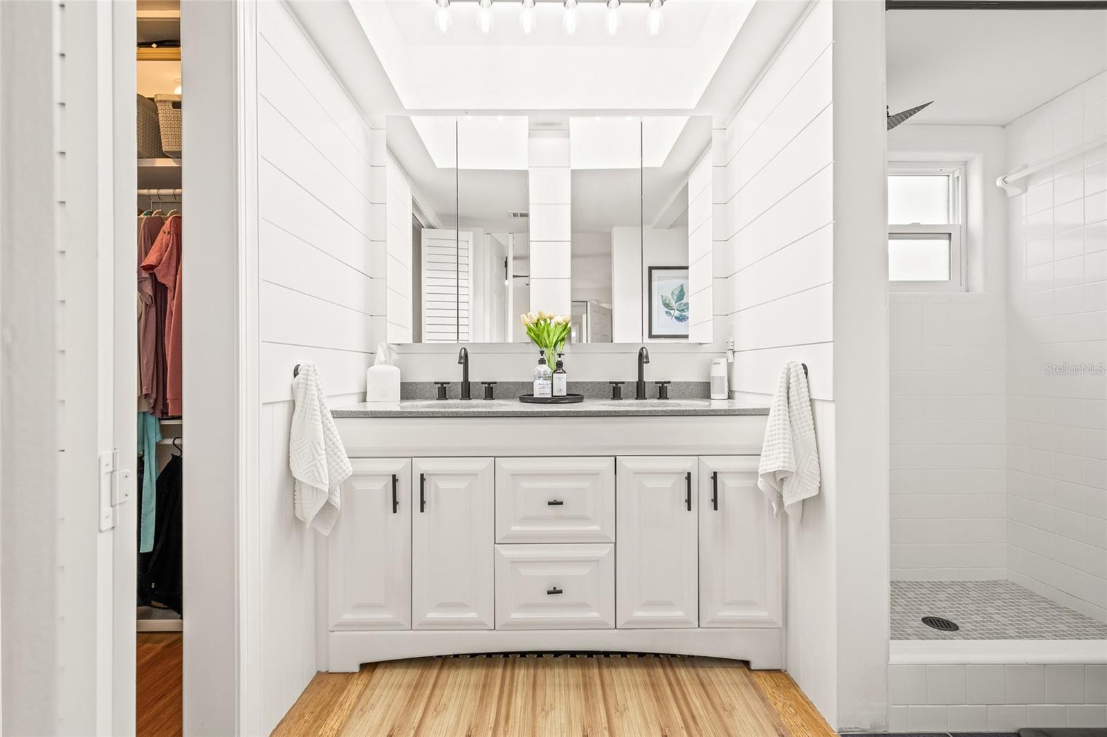 Image 17 of 33 For 2901 61st Avenue S