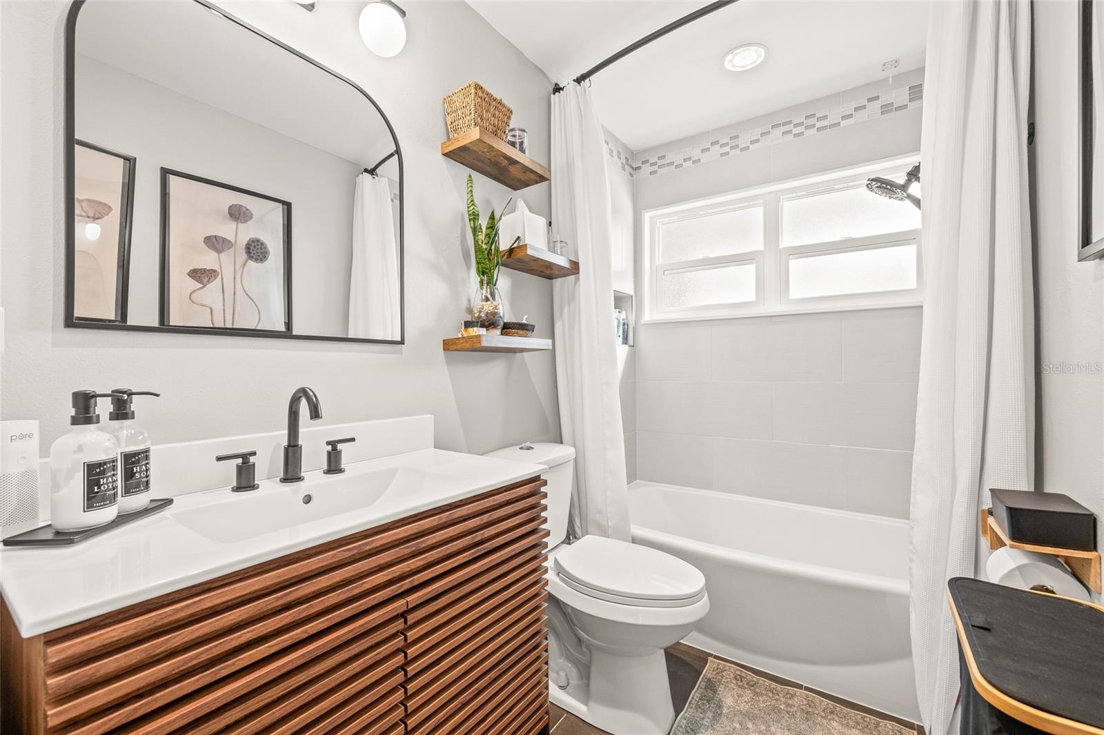 Image 23 of 33 For 2901 61st Avenue S