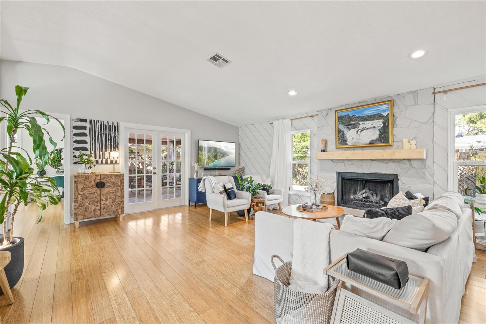 Image 6 of 33 For 2901 61st Avenue S