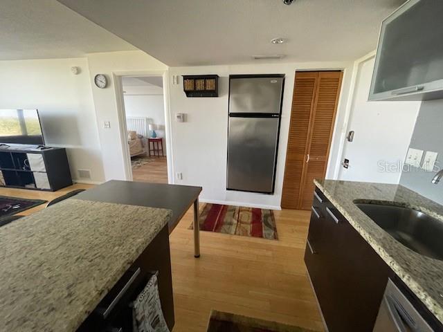 Image 7 of 18 For 701 Madison Avenue 510