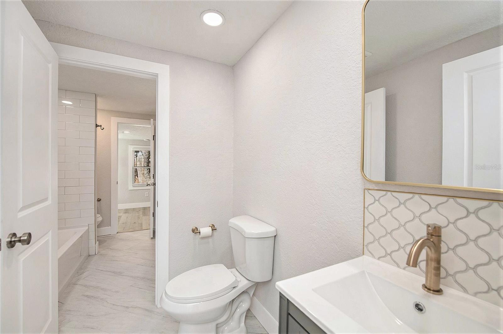 Listing photo id 22 for 8718 Brooks Street