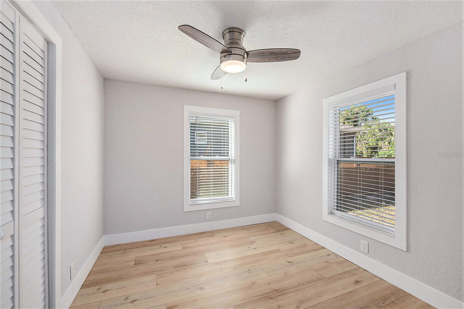 Listing photo id 23 for 8718 Brooks Street