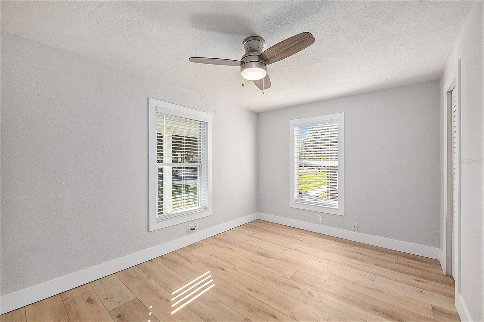 Listing photo id 24 for 8718 Brooks Street