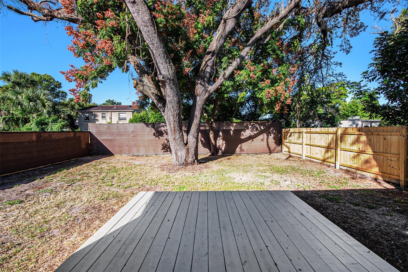 Listing photo id 25 for 8718 Brooks Street