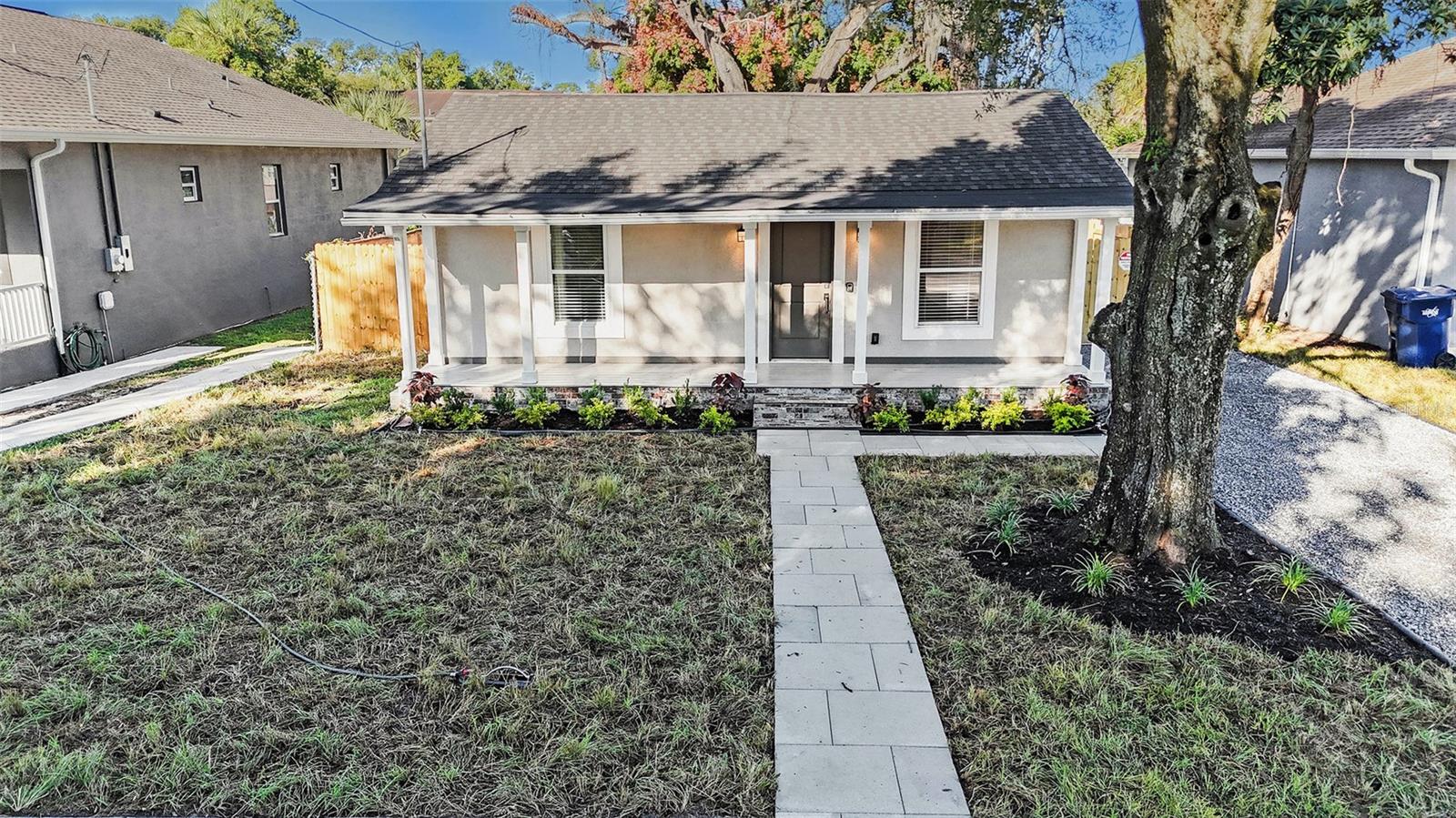 Listing photo id 1 for 8718 Brooks Street