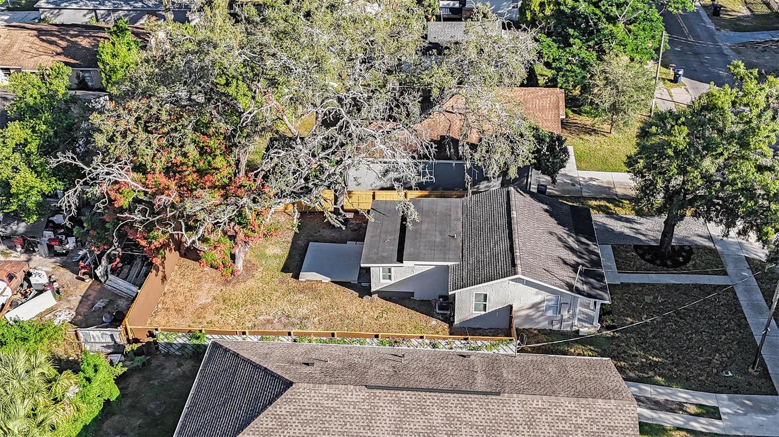 Listing photo id 32 for 8718 Brooks Street