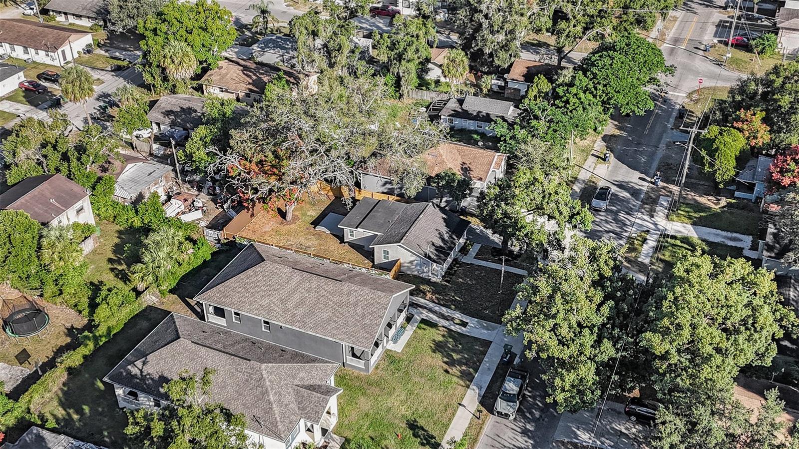 Listing photo id 33 for 8718 Brooks Street
