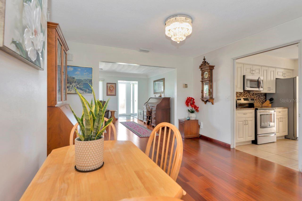 Image 13 of 52 For 2098 35th Street N