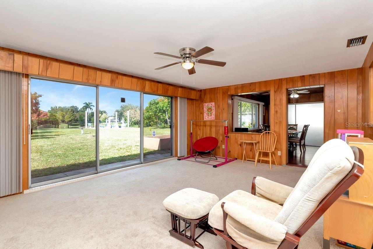 Image 18 of 52 For 2098 35th Street N