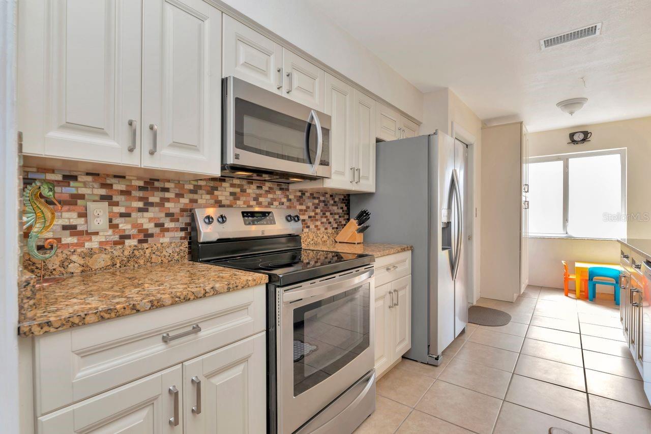 Image 20 of 52 For 2098 35th Street N
