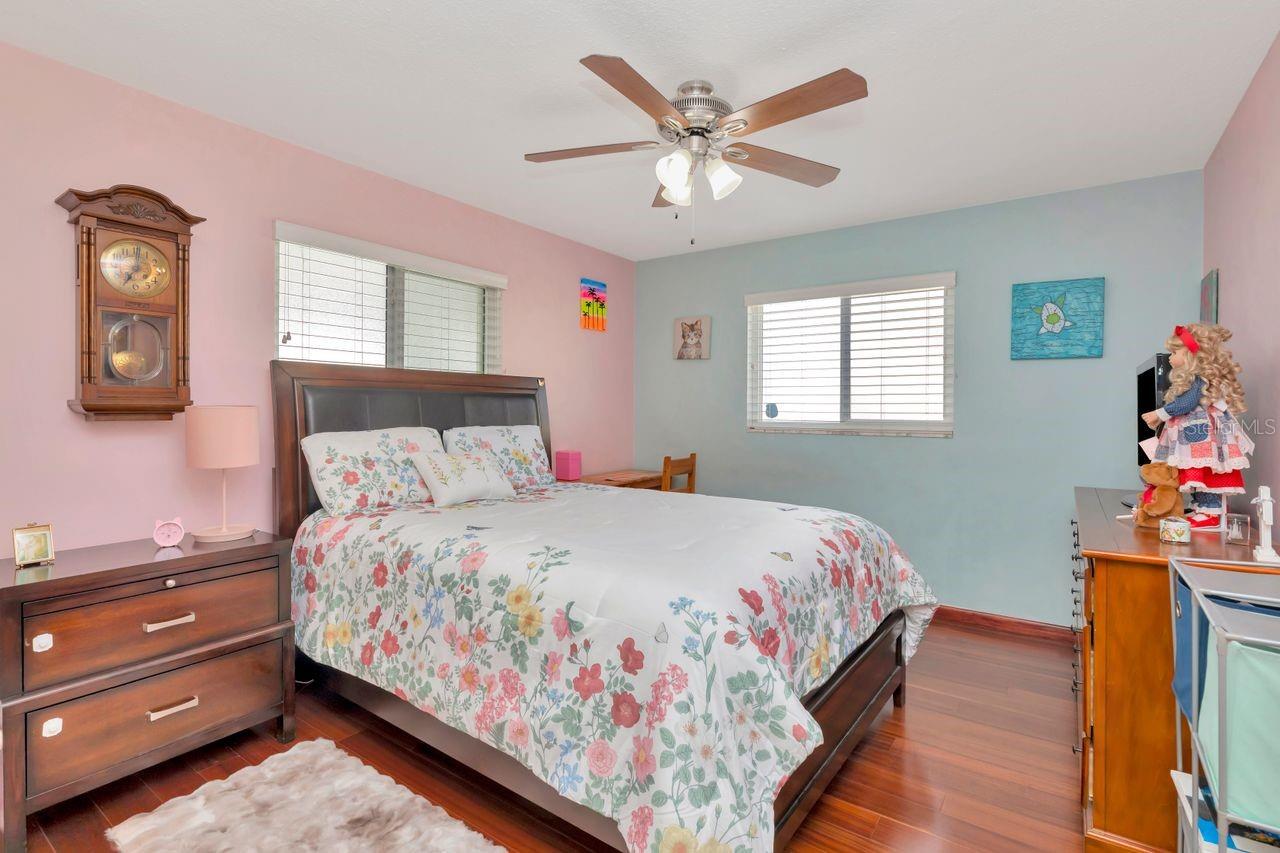 Image 29 of 52 For 2098 35th Street N