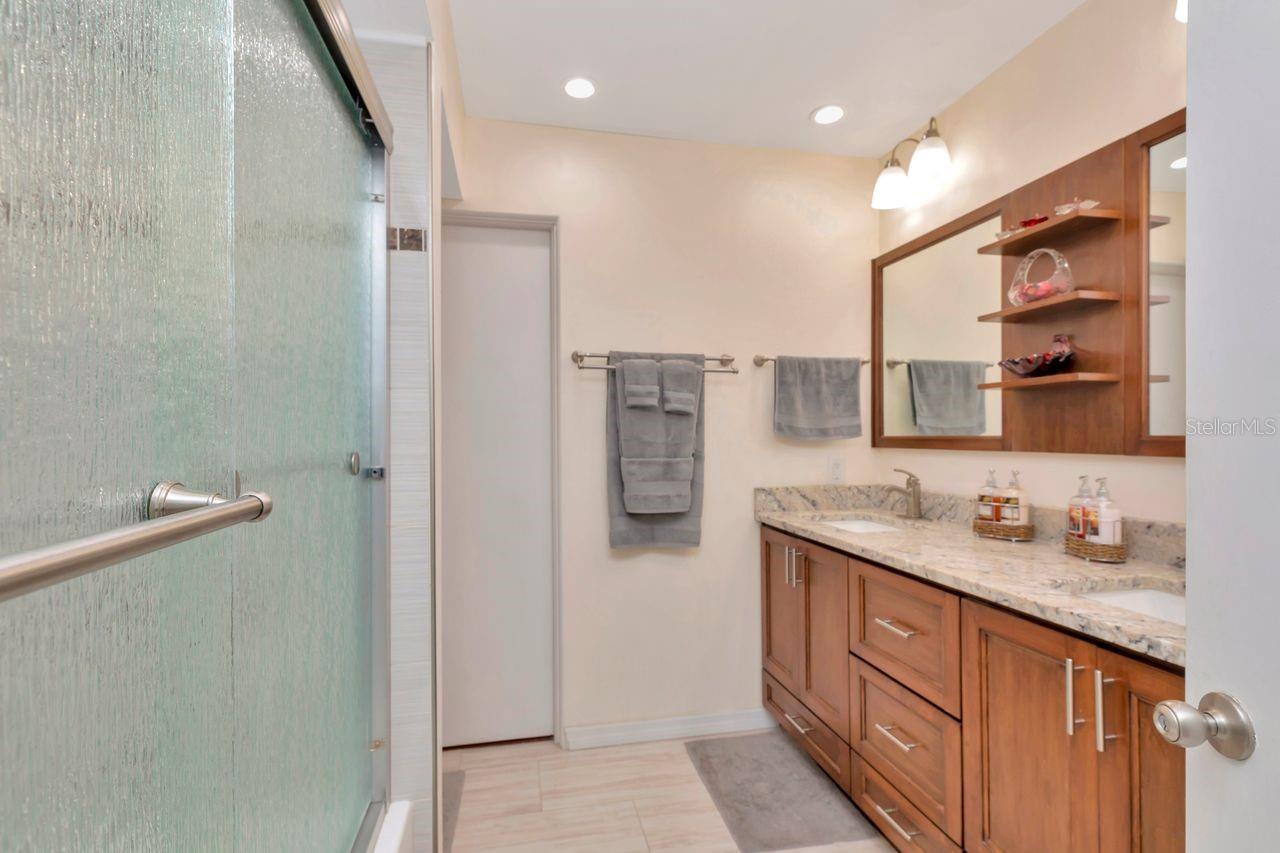 Image 31 of 52 For 2098 35th Street N