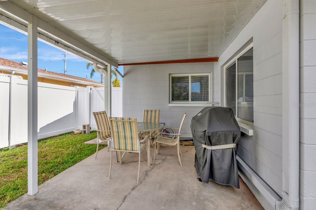 Image 36 of 52 For 2098 35th Street N