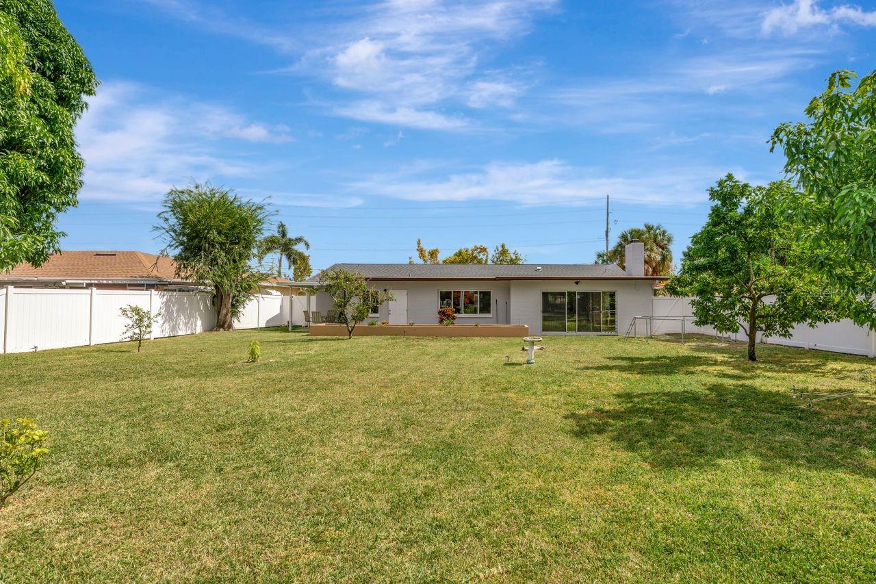 Image 38 of 52 For 2098 35th Street N