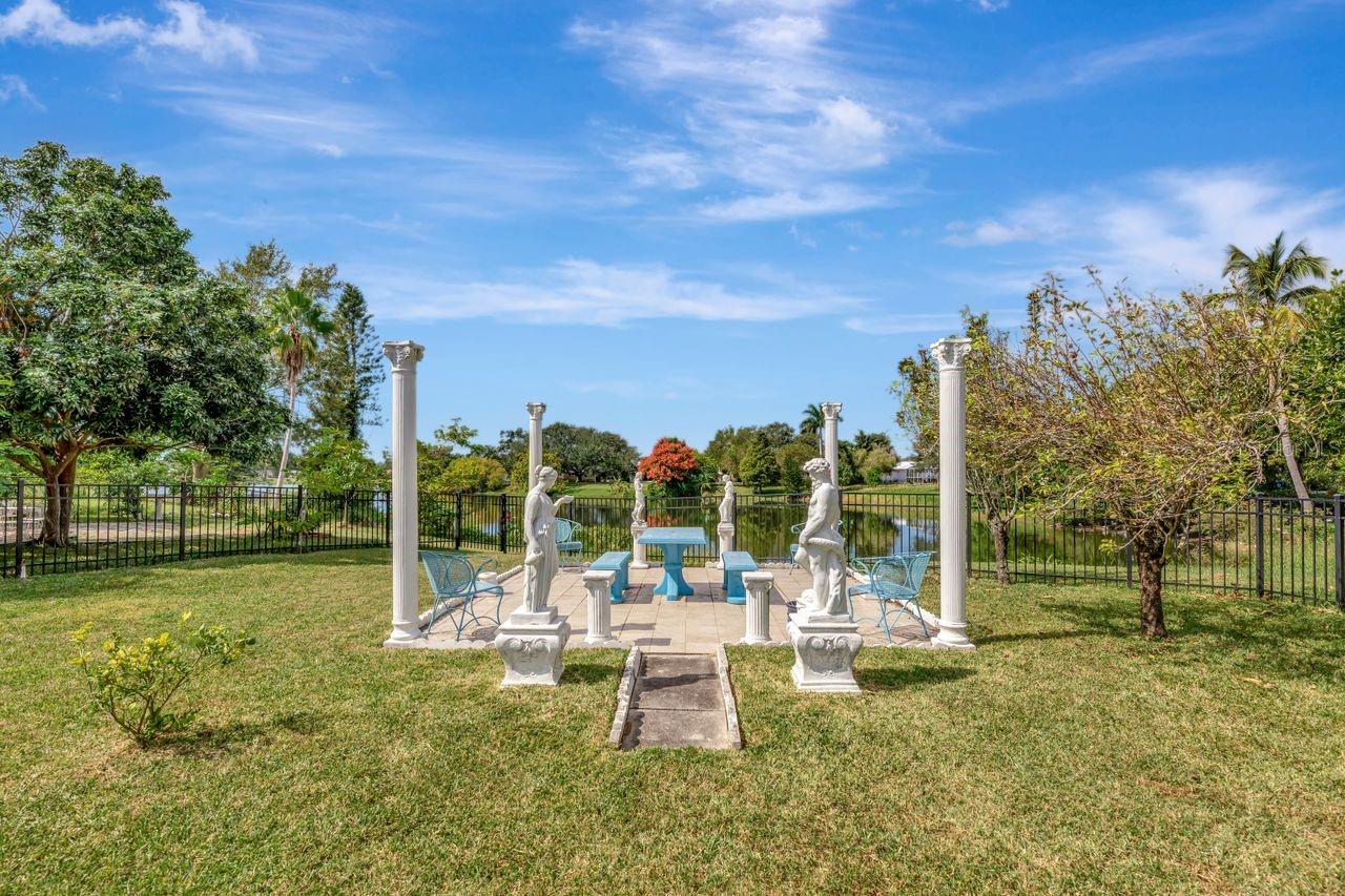 Image 39 of 52 For 2098 35th Street N