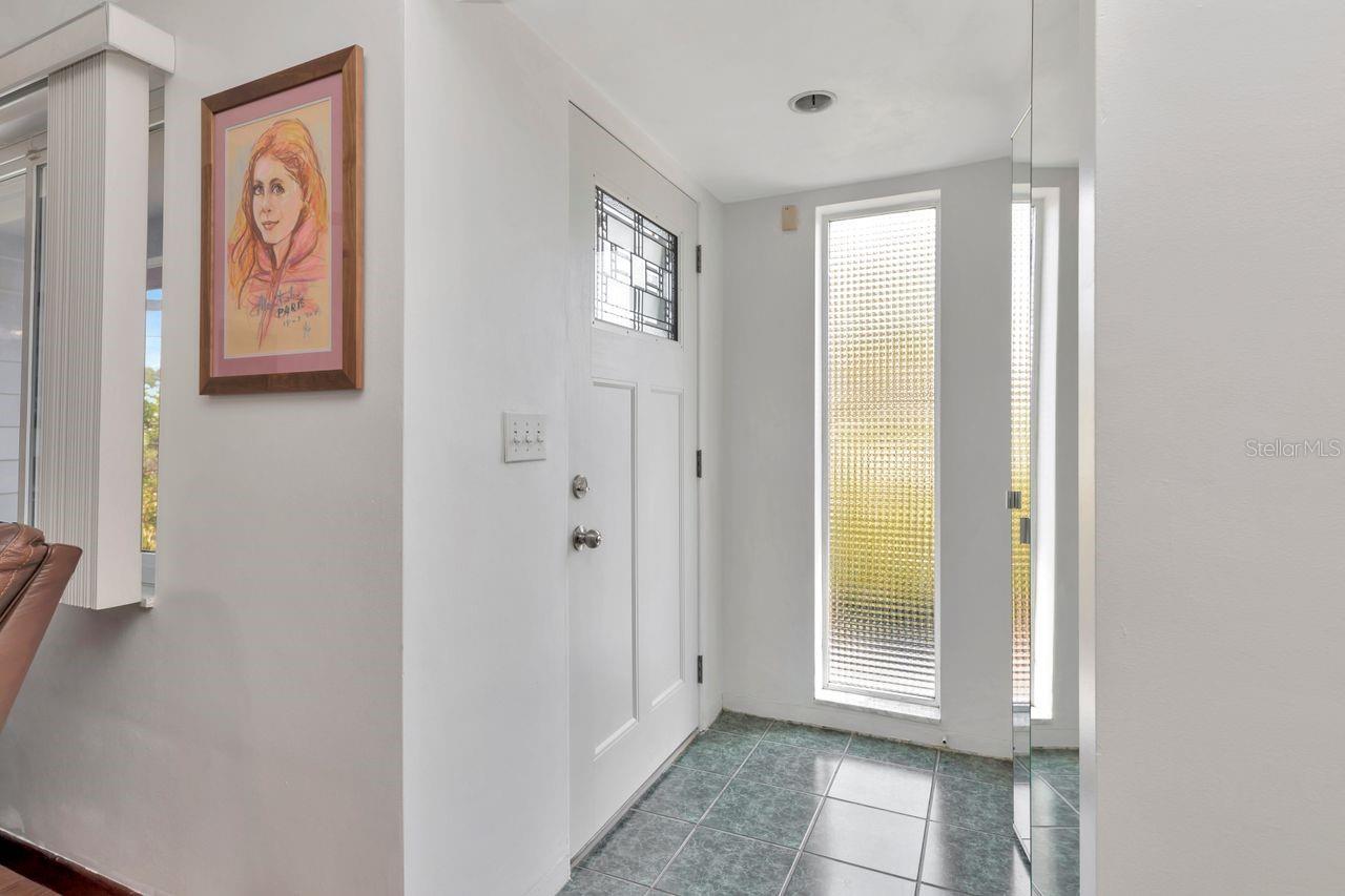 Image 6 of 52 For 2098 35th Street N