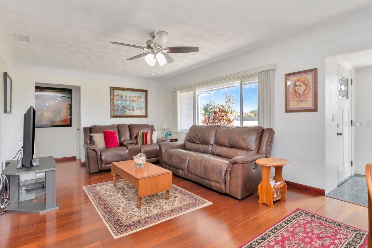 Image 8 of 52 For 2098 35th Street N