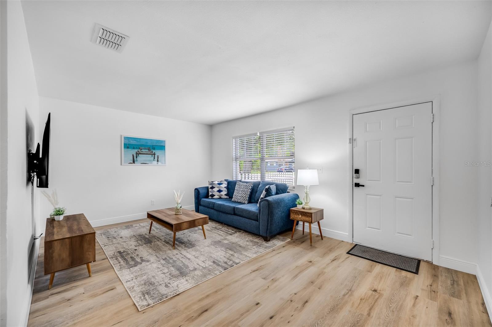Image 3 of 30 For 3737 10th Avenue S