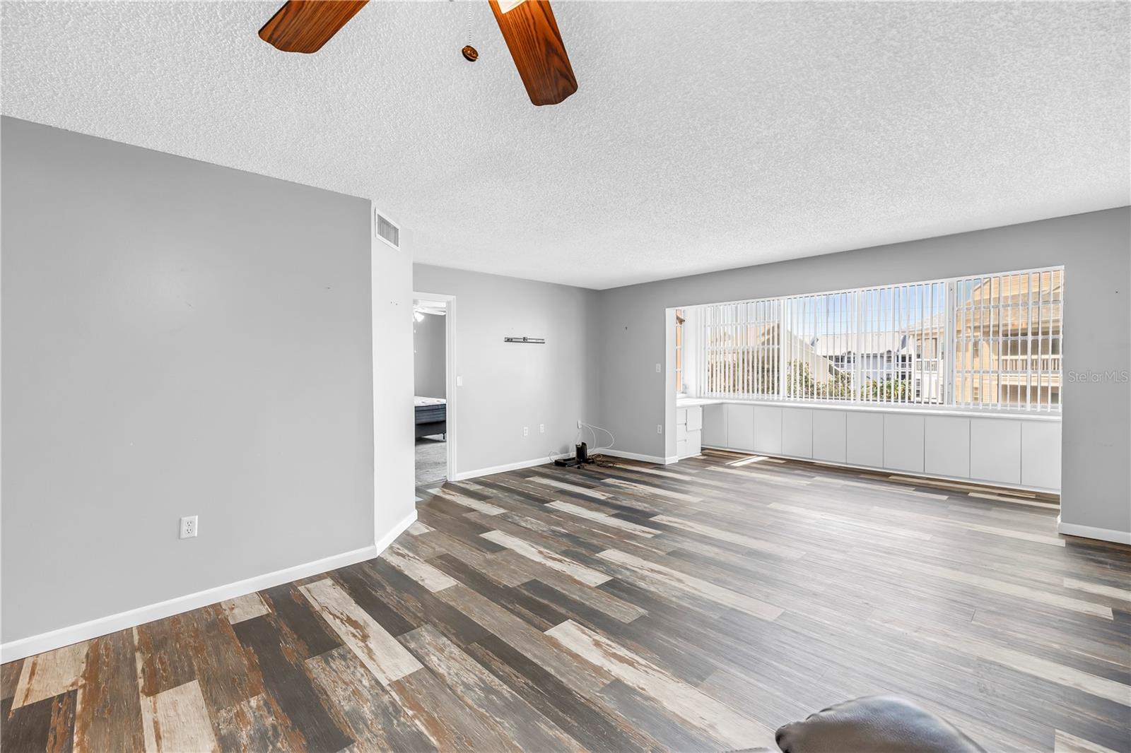 Image 12 of 52 For 6960 20th Avenue N 307