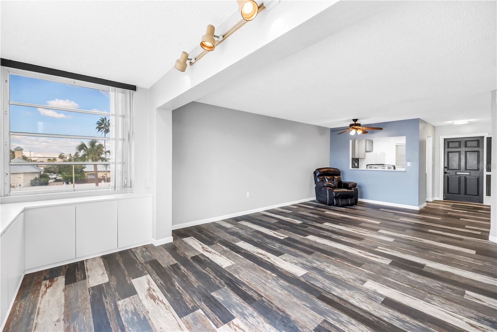 Image 20 of 52 For 6960 20th Avenue N 307