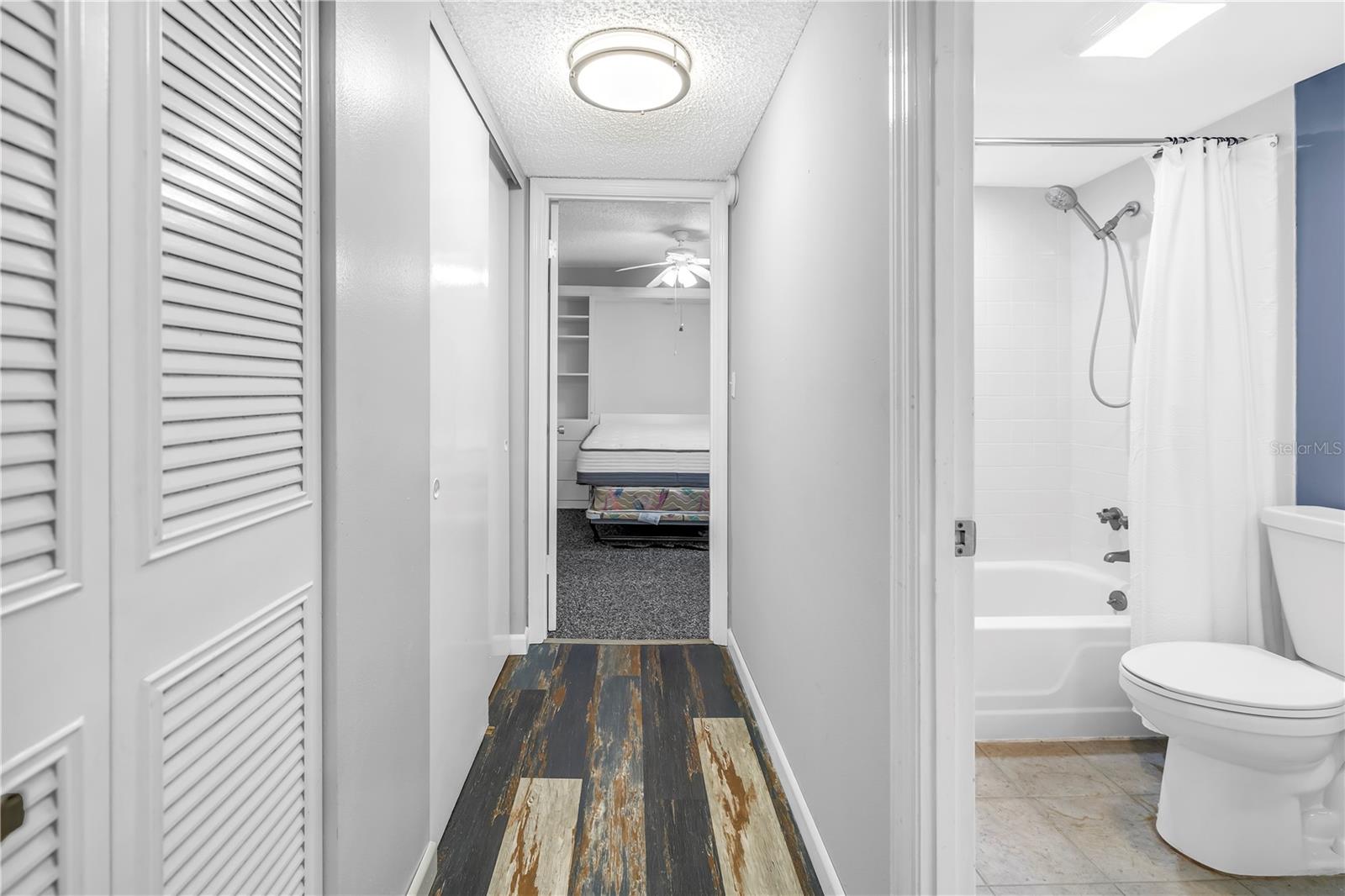 Image 21 of 52 For 6960 20th Avenue N 307