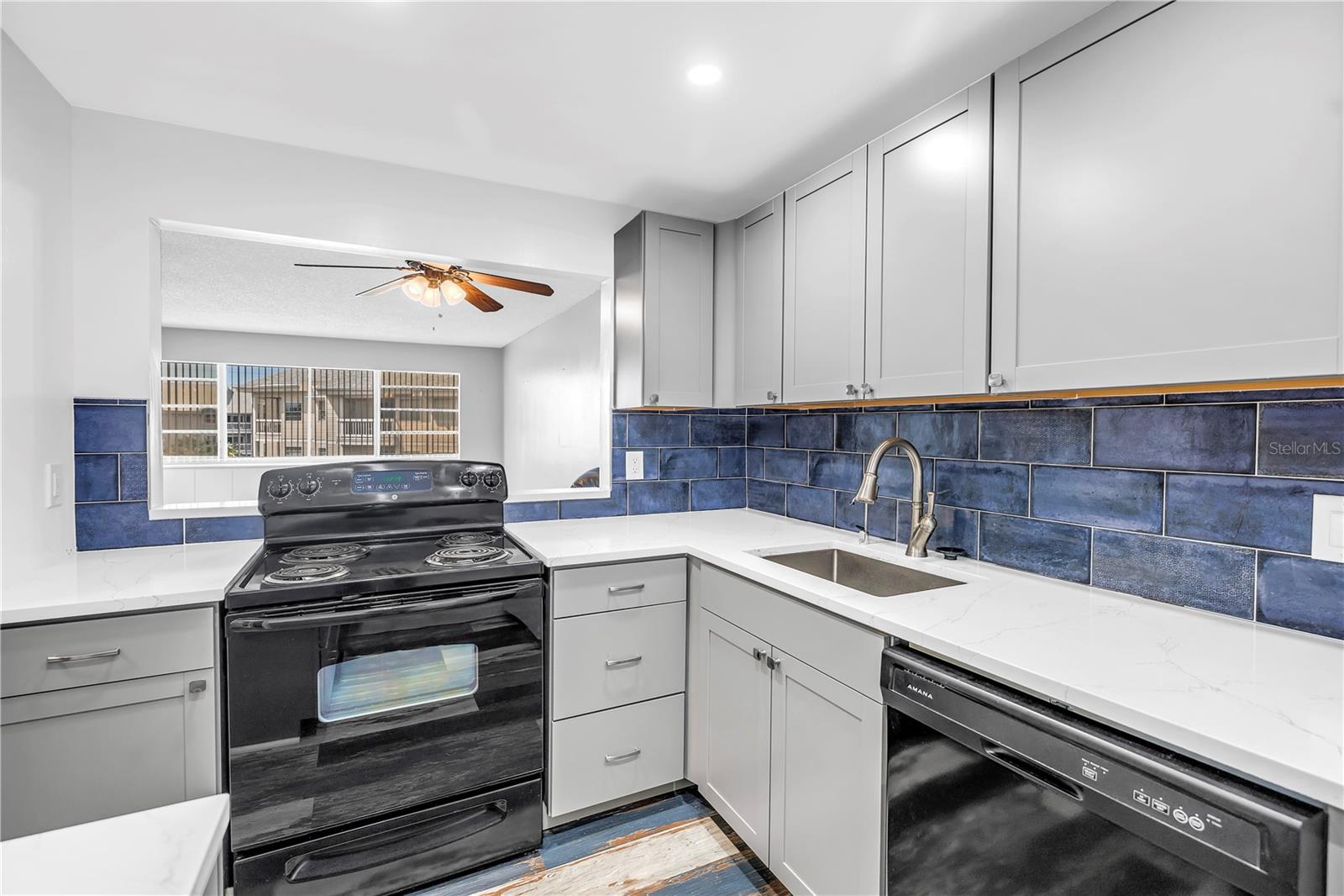 Image 4 of 52 For 6960 20th Avenue N 307
