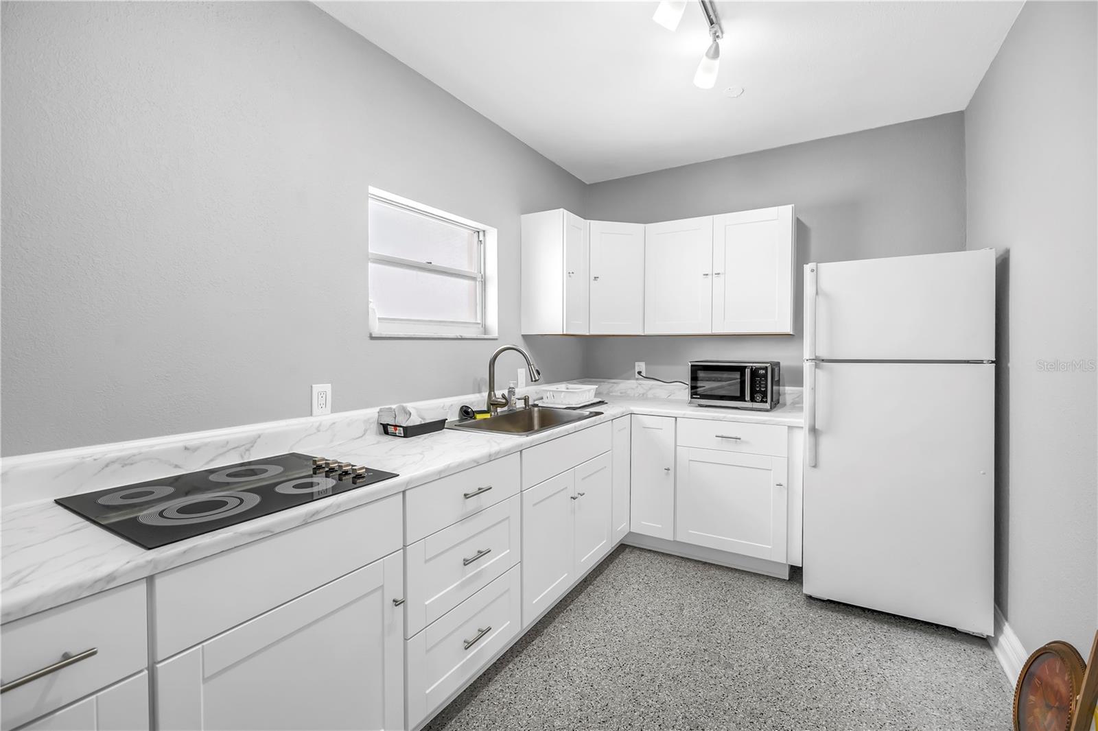 Image 41 of 52 For 6960 20th Avenue N 307