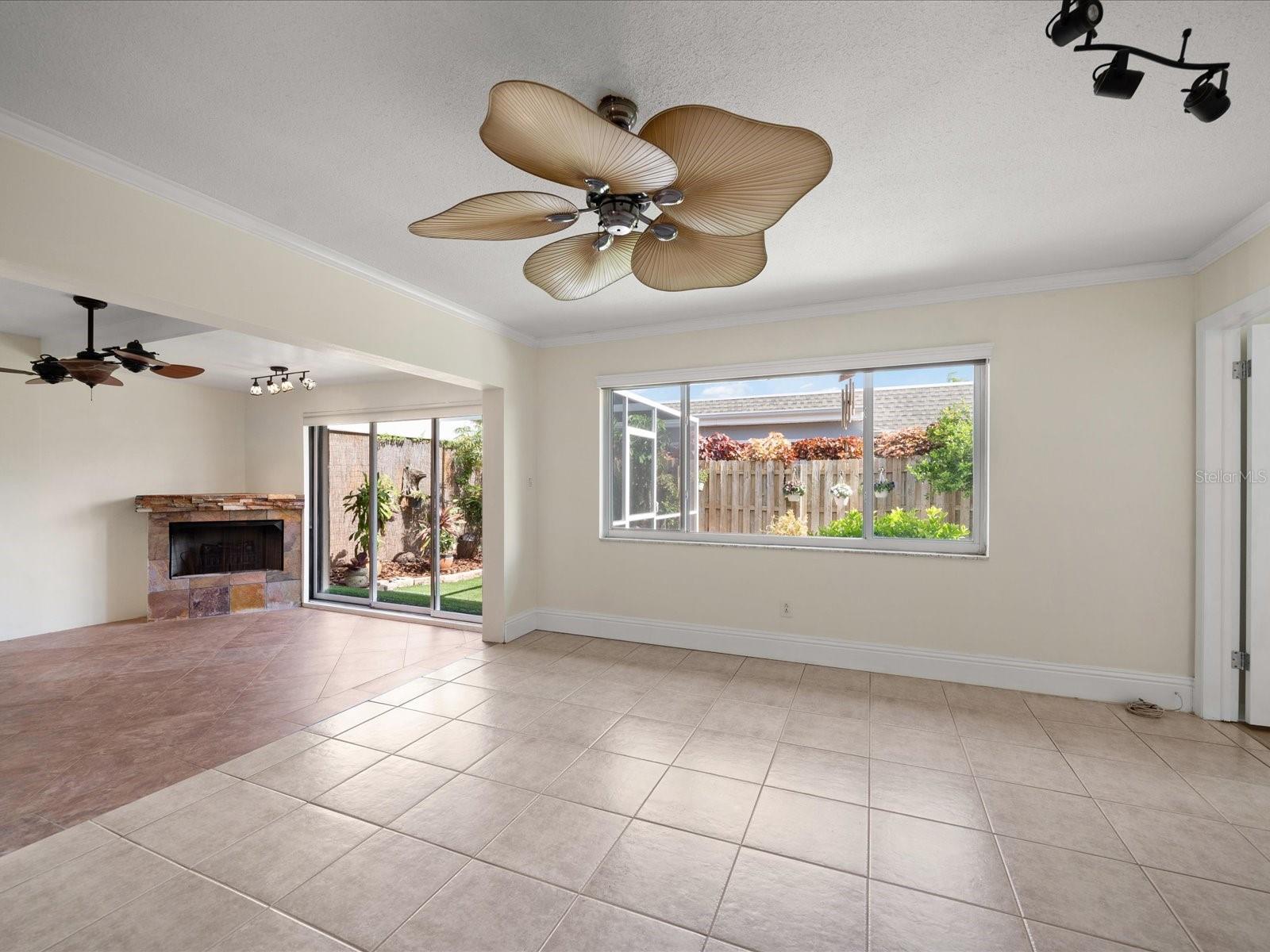 Image 10 of 40 For 6563 Grand Bahama Drive