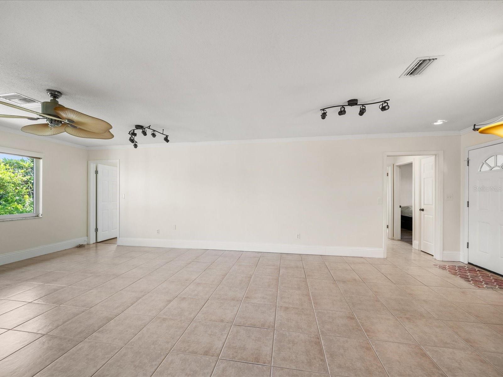 Image 12 of 40 For 6563 Grand Bahama Drive