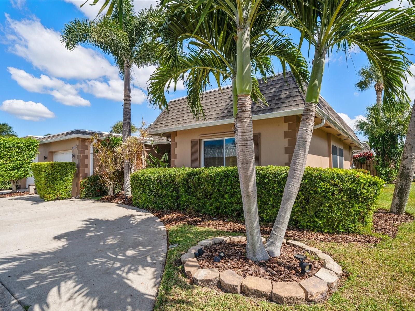 Image 2 of 40 For 6563 Grand Bahama Drive