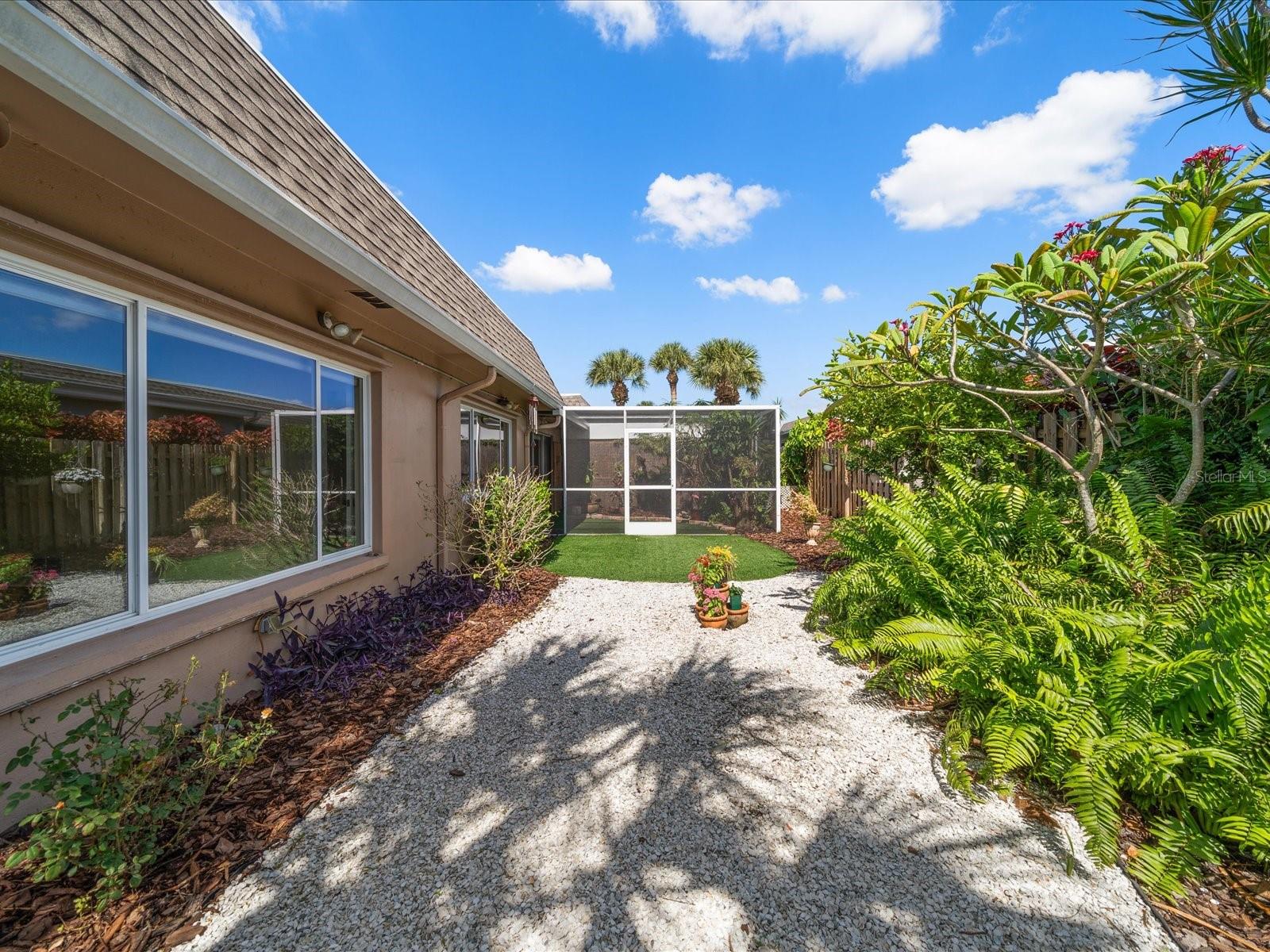 Image 34 of 40 For 6563 Grand Bahama Drive