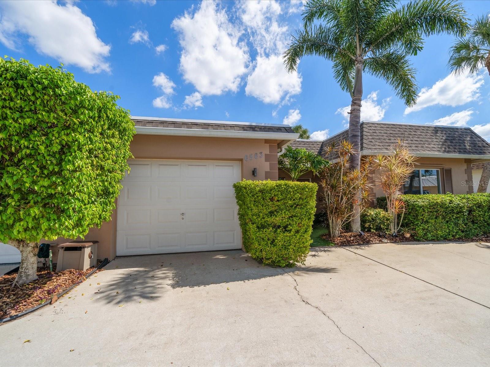 Image 6 of 40 For 6563 Grand Bahama Drive