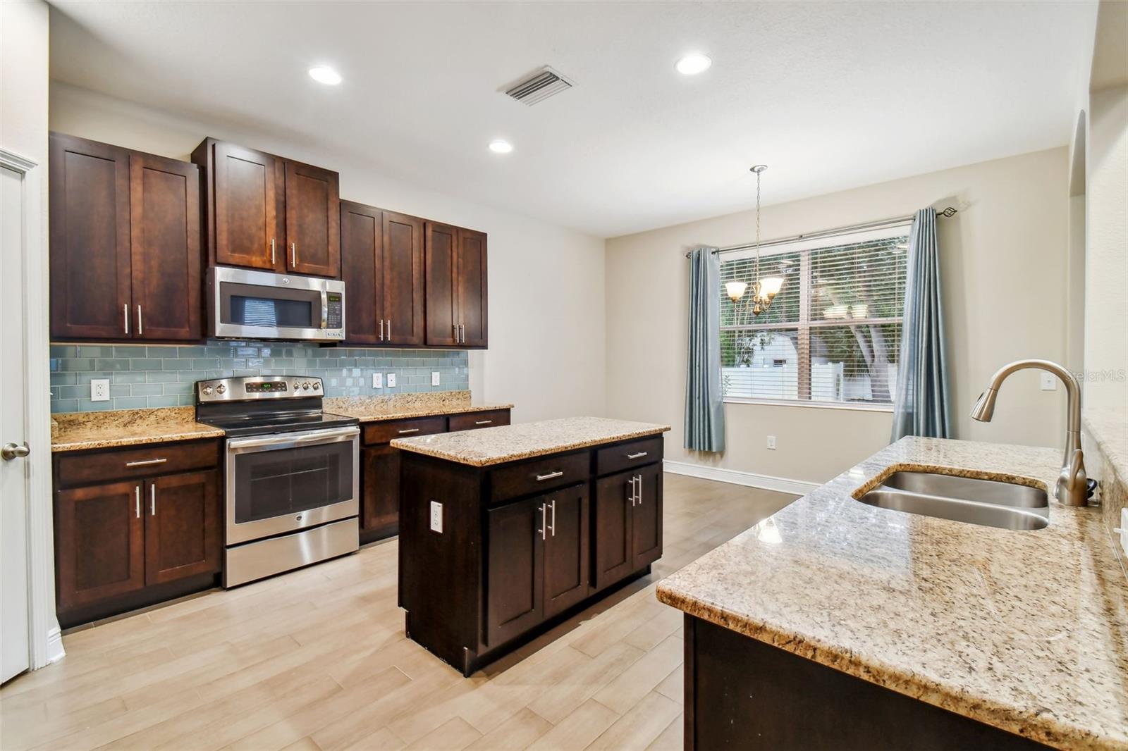 Image 3 of 18 For 3407 Bay Avenue