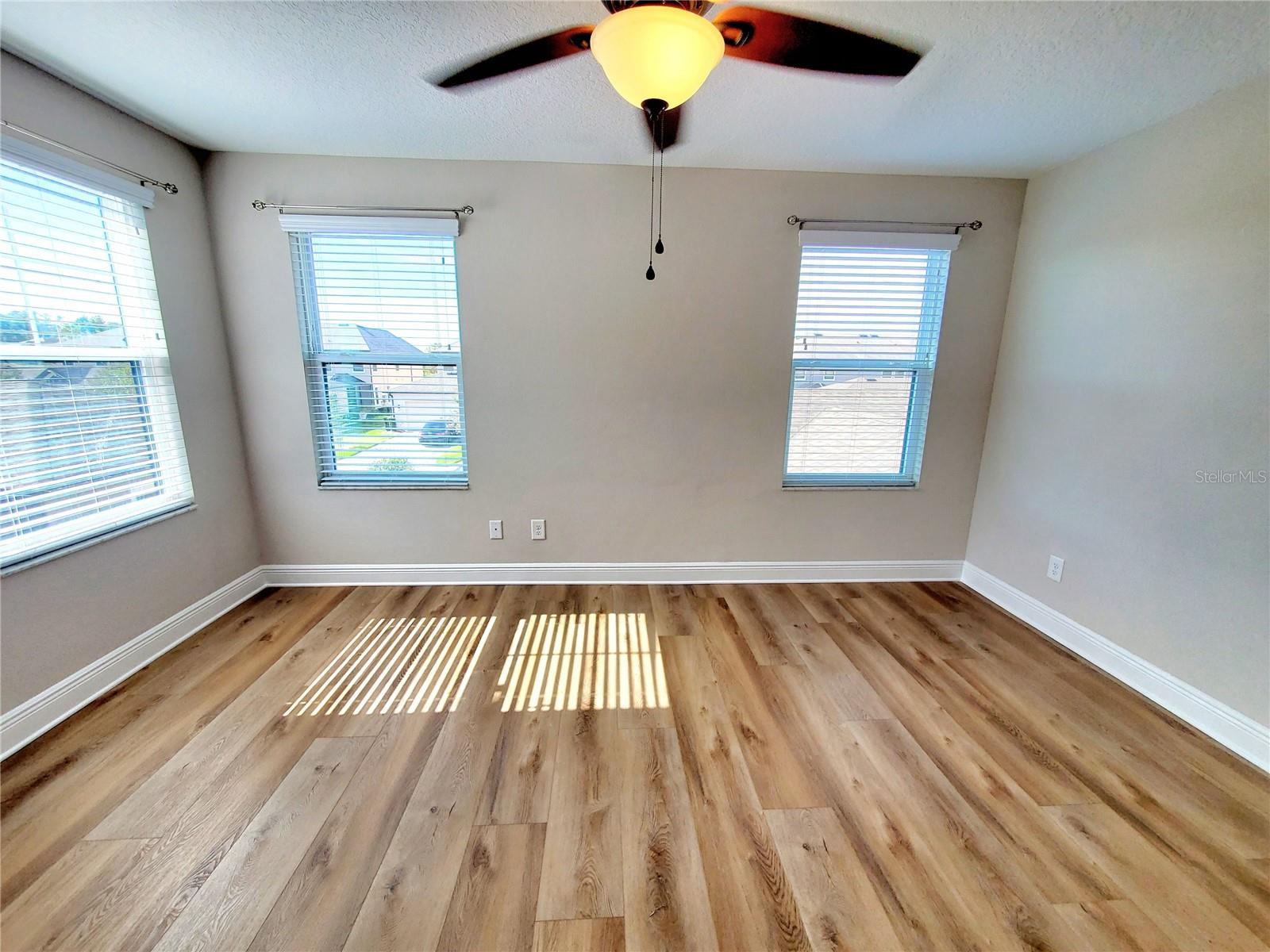 Image 20 of 47 For 12676 Rangeland Boulevard