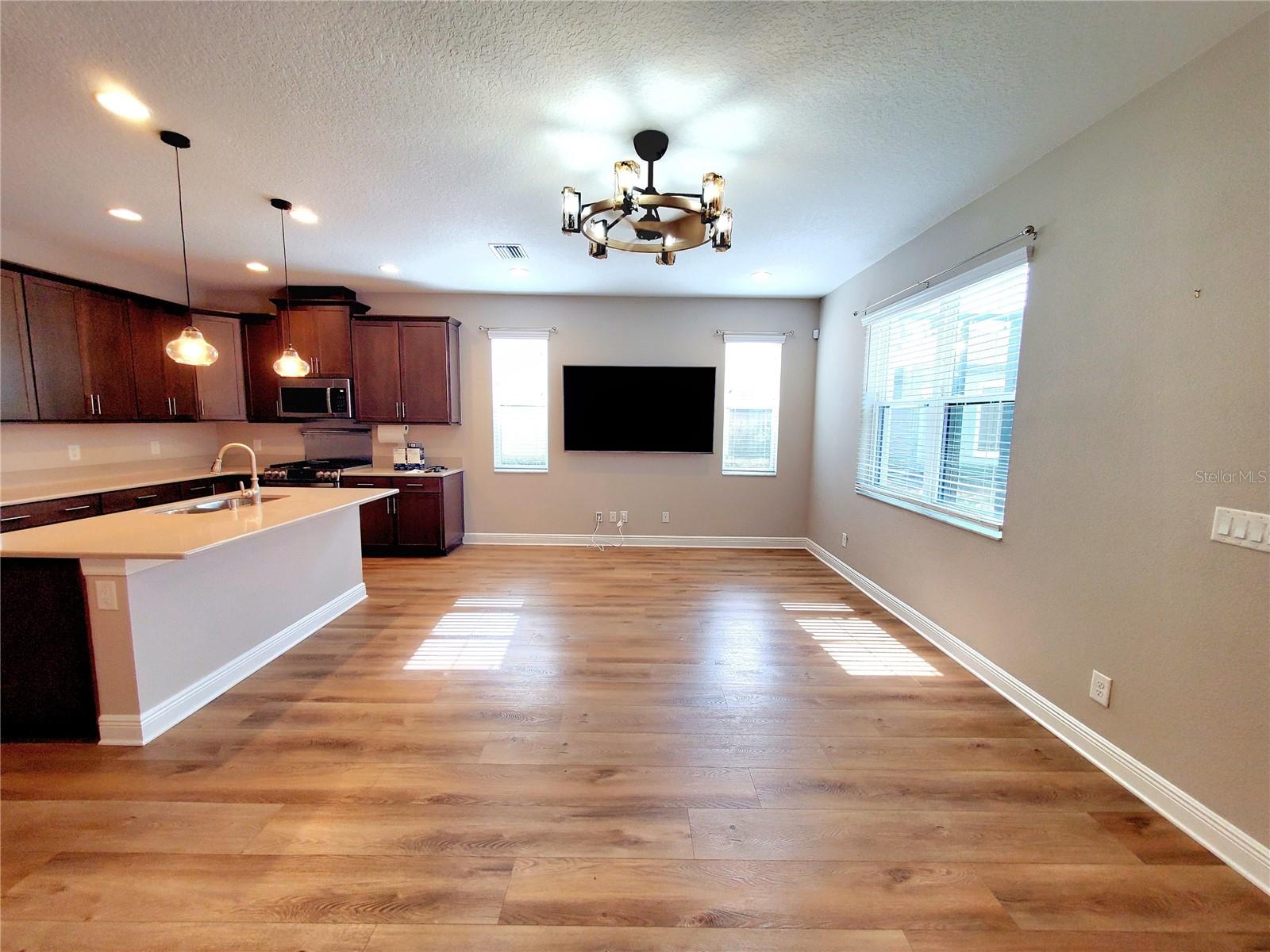 Image 5 of 47 For 12676 Rangeland Boulevard