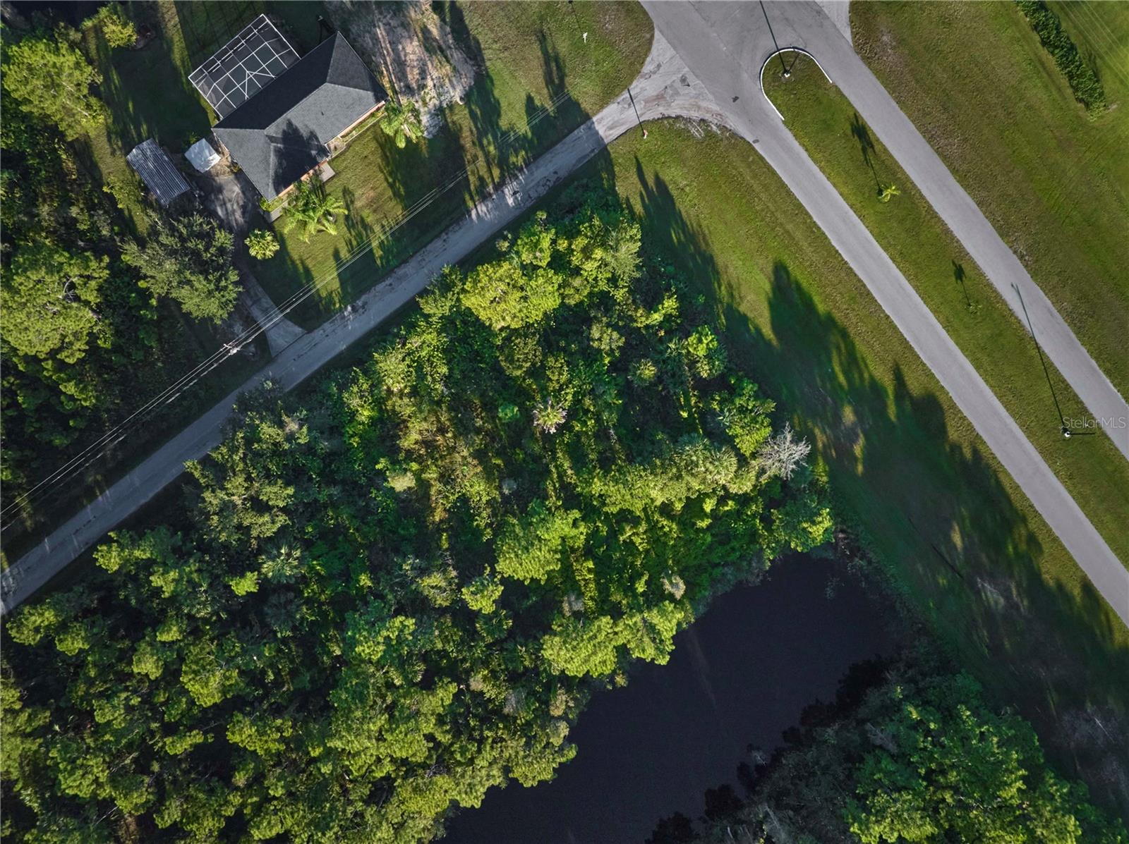 Image 7 of 9 For 2 Amaryllis Drive