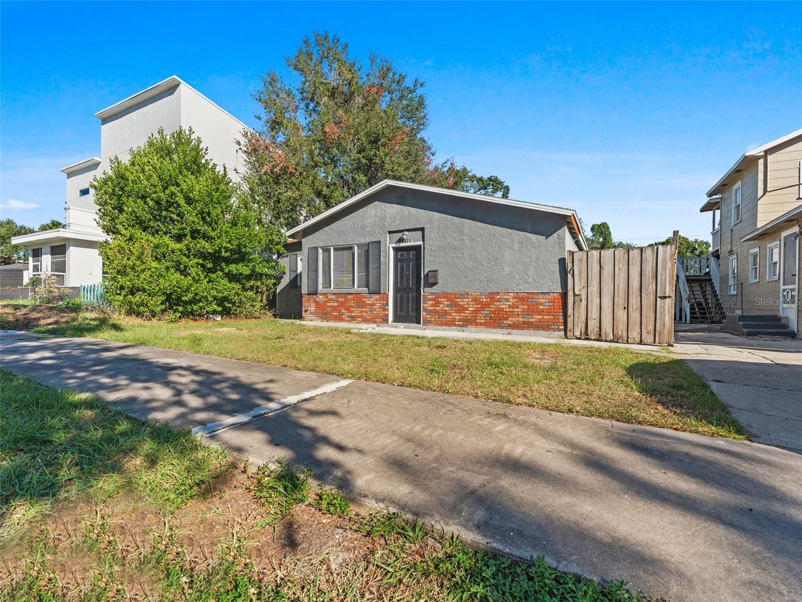 Image 2 of 38 For 1311 Lemon Street