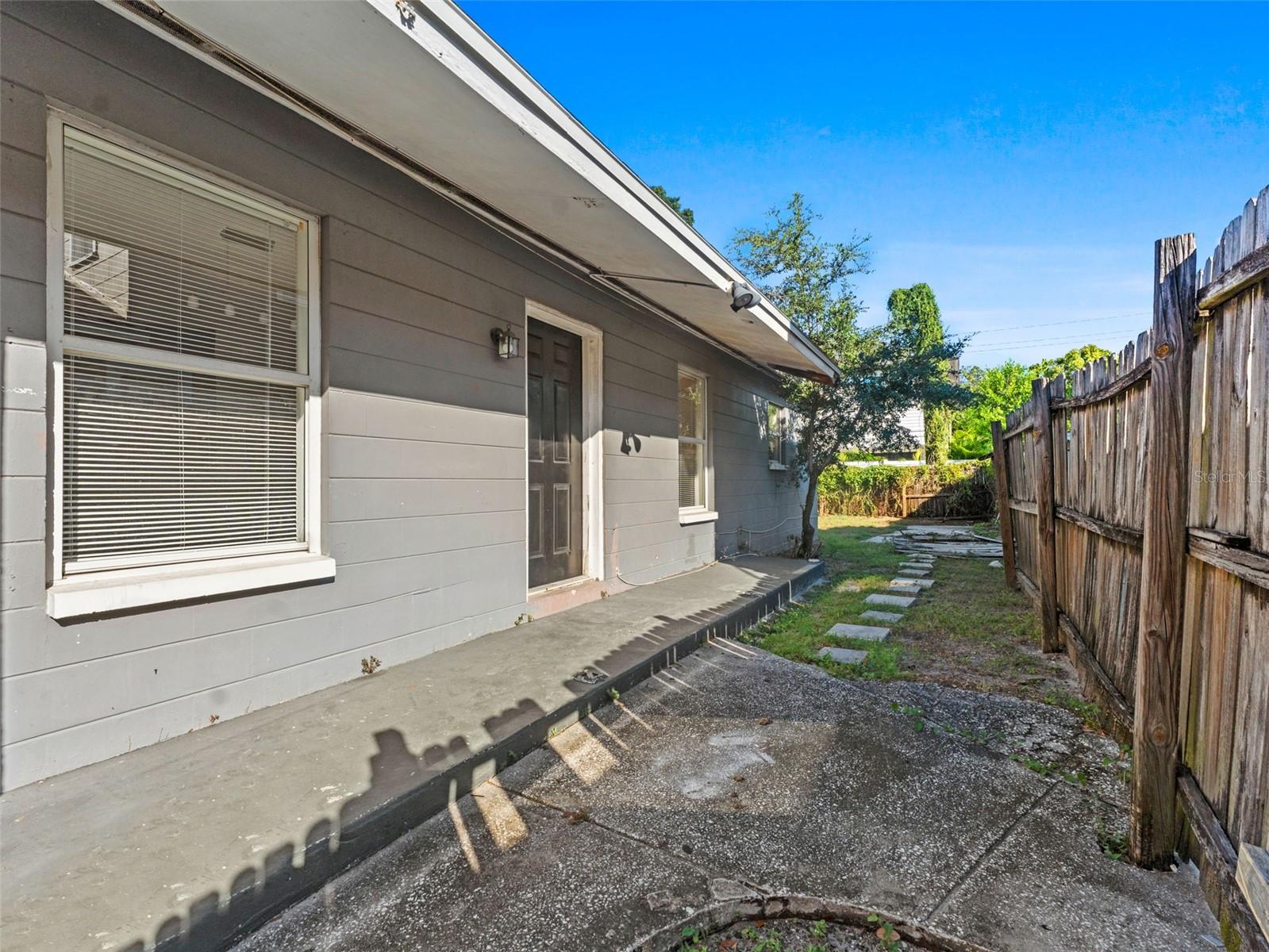 Image 5 of 38 For 1311 Lemon Street