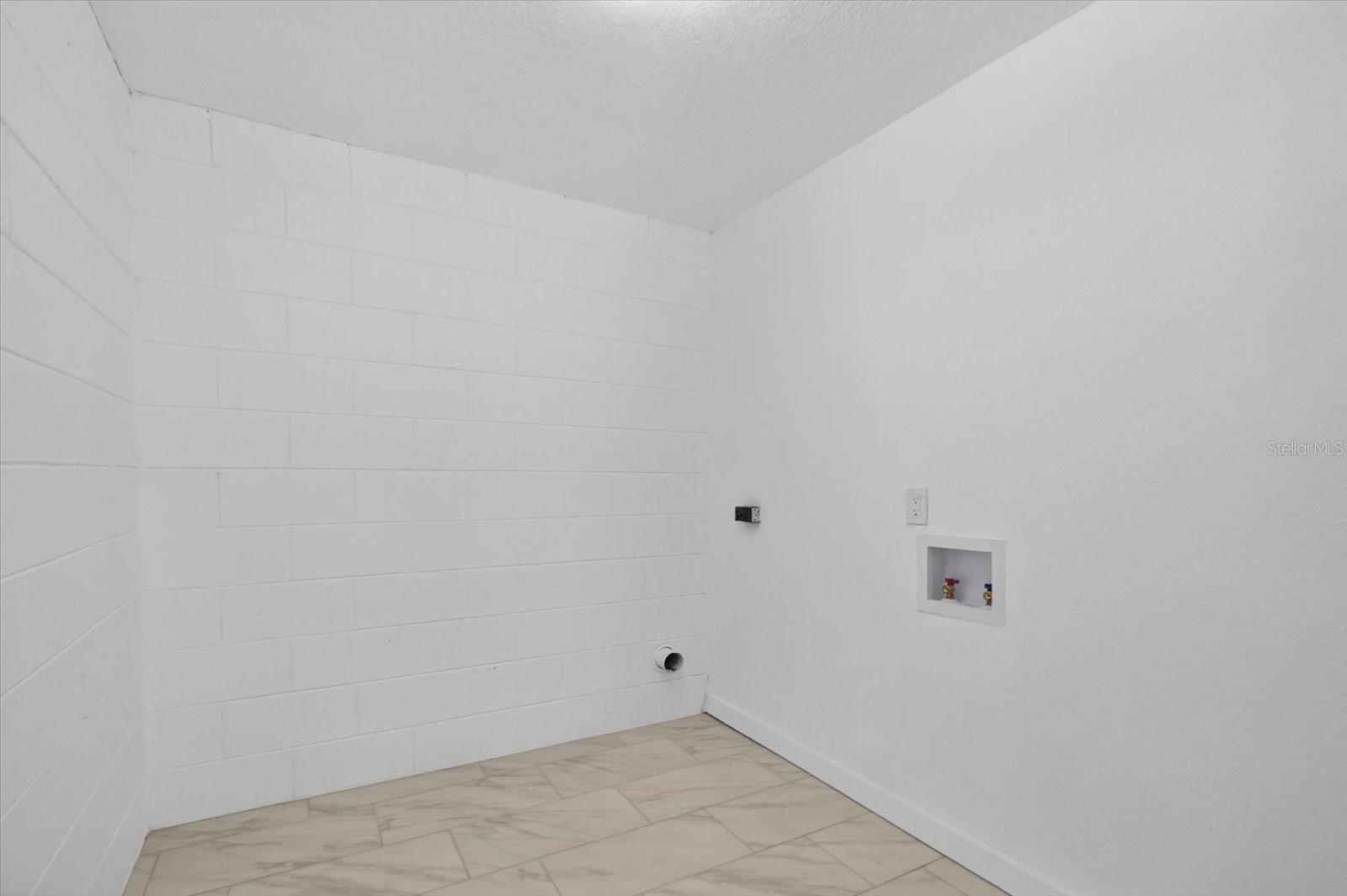 Image 21 of 28 For 8609 Fish Lake Road