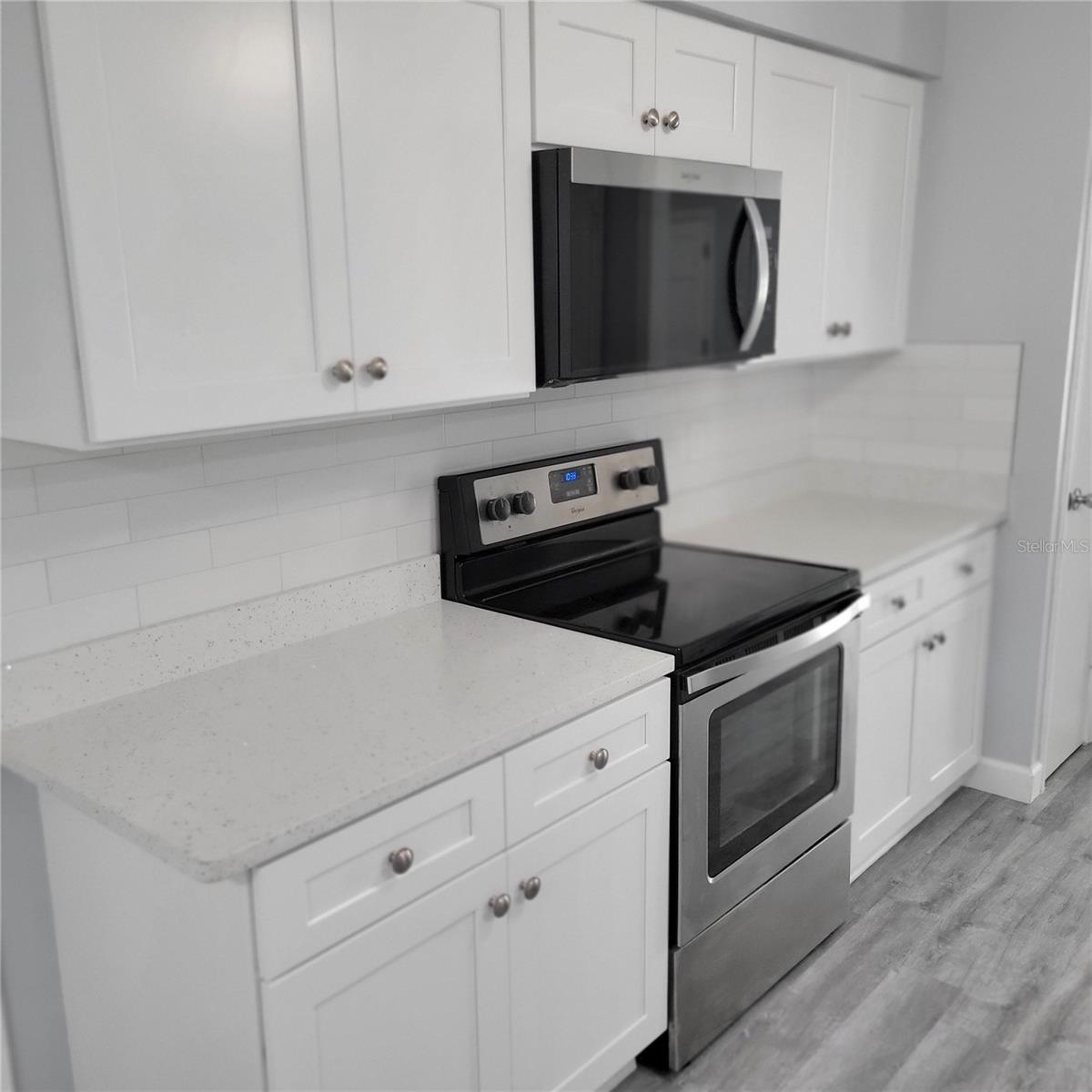 Image 16 of 65 For 11596 Oval Drive E