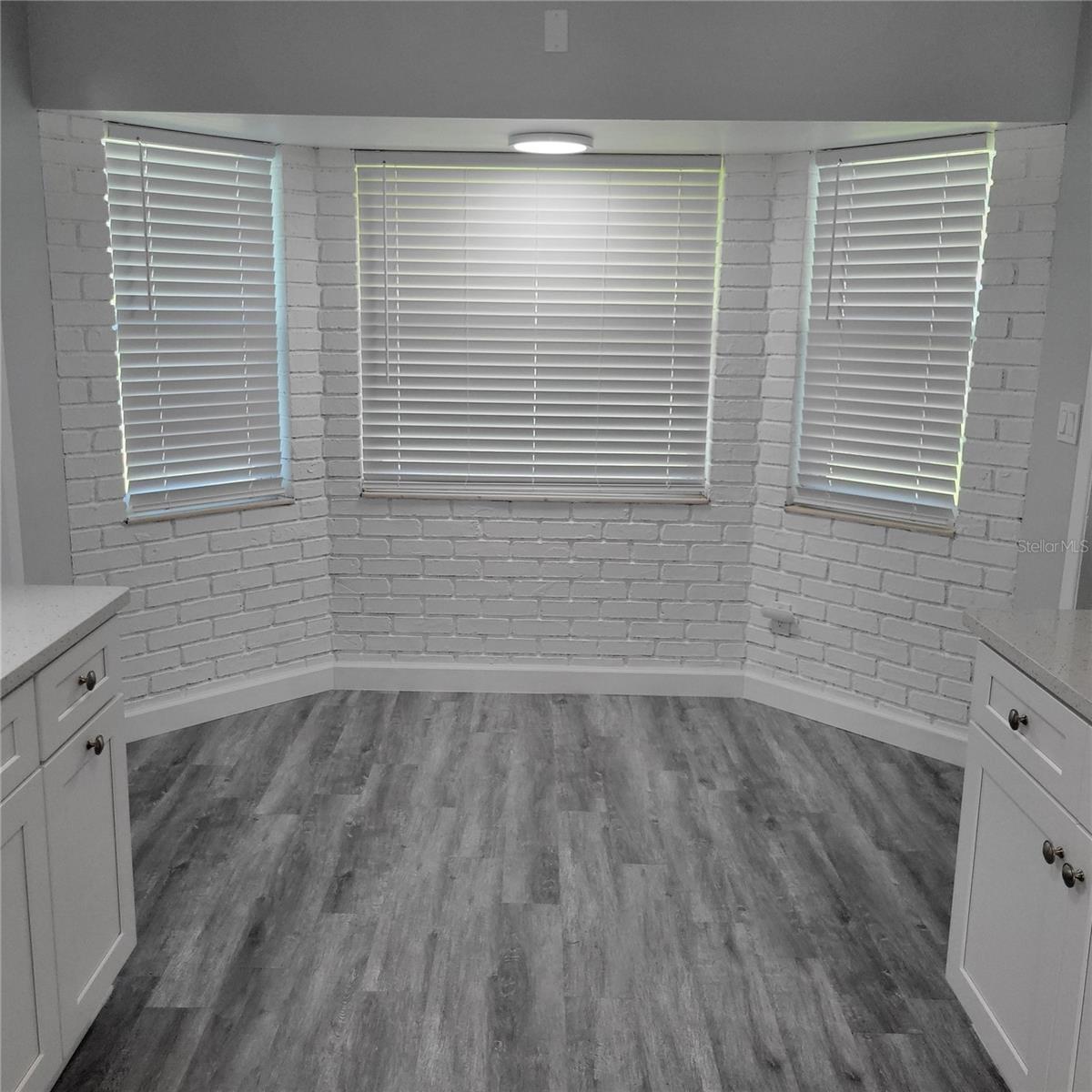 Image 17 of 65 For 11596 Oval Drive E