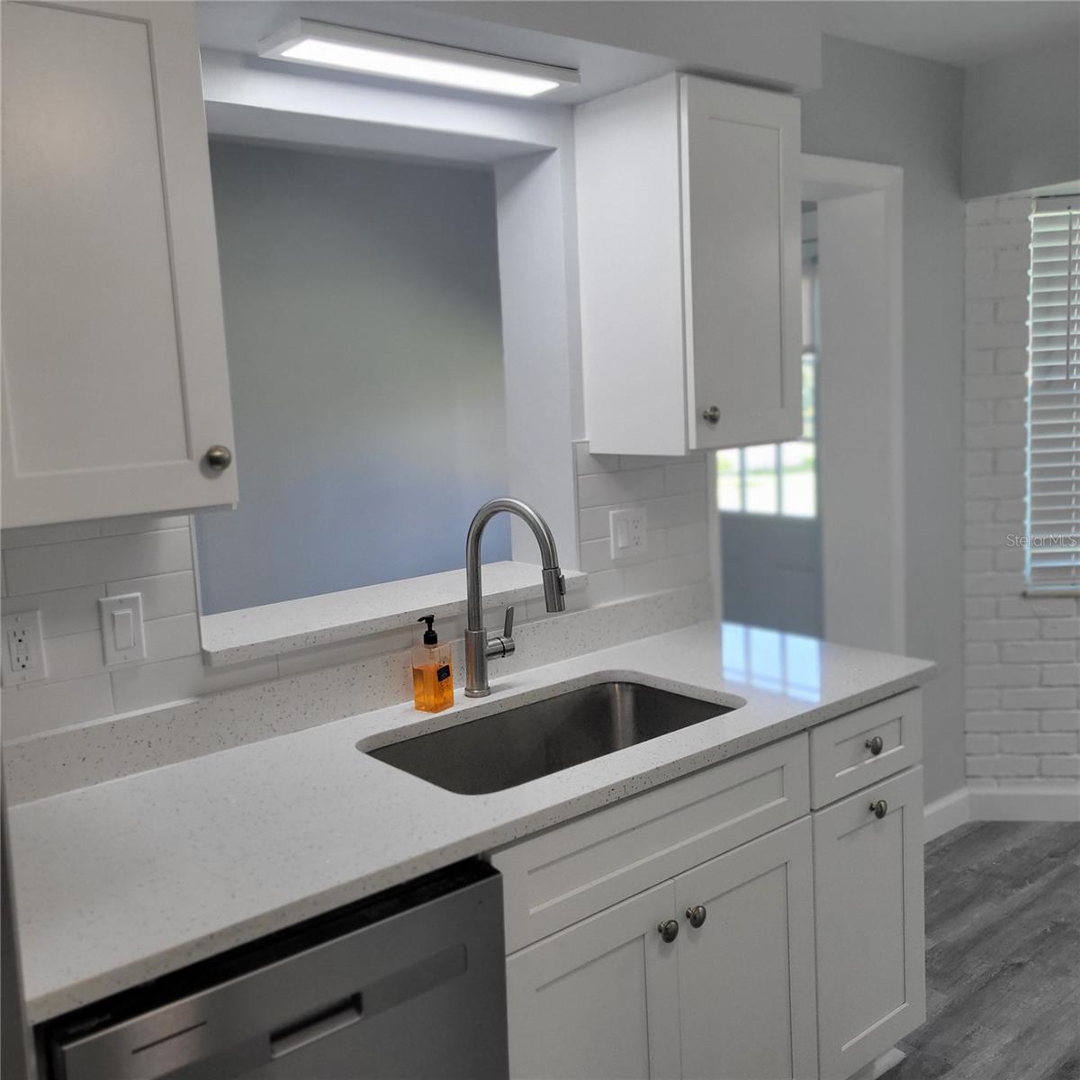Image 18 of 65 For 11596 Oval Drive E
