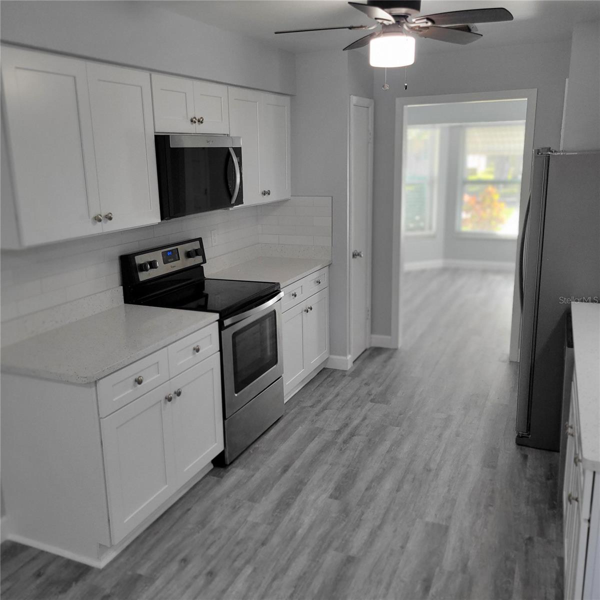 Image 22 of 65 For 11596 Oval Drive E