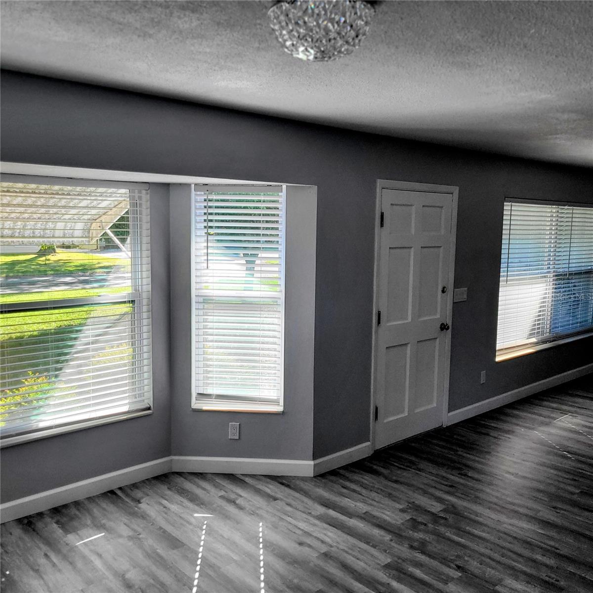 Image 26 of 65 For 11596 Oval Drive E