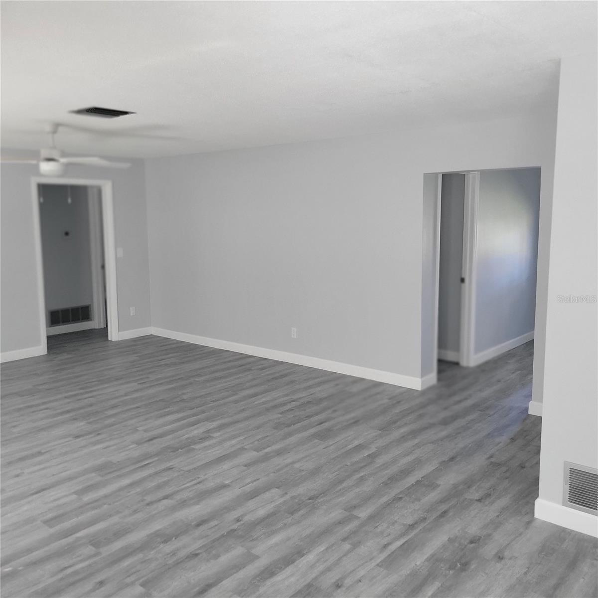 Image 27 of 65 For 11596 Oval Drive E